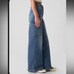 GAP High Rise Cargo Jean